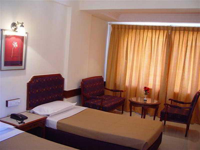 Hotel Maurya Bangalore Exterior photo