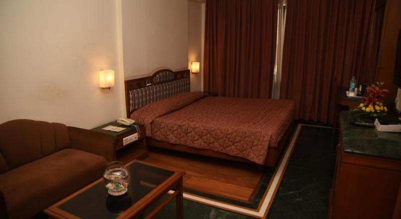 Hotel Maurya Bangalore Exterior photo