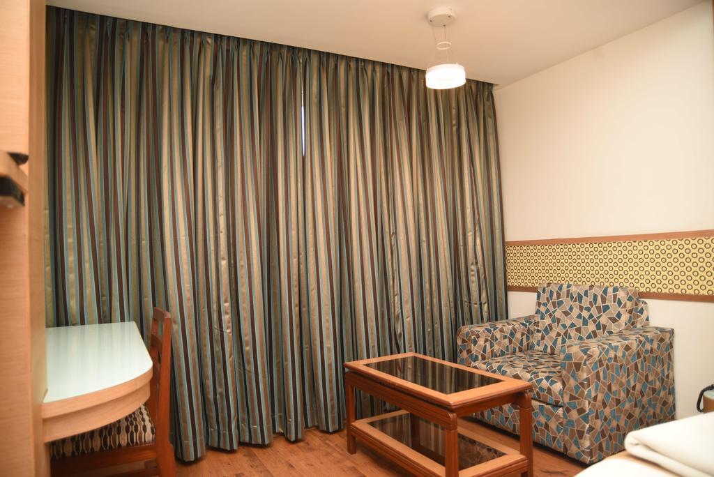 Hotel Maurya Bangalore Exterior photo
