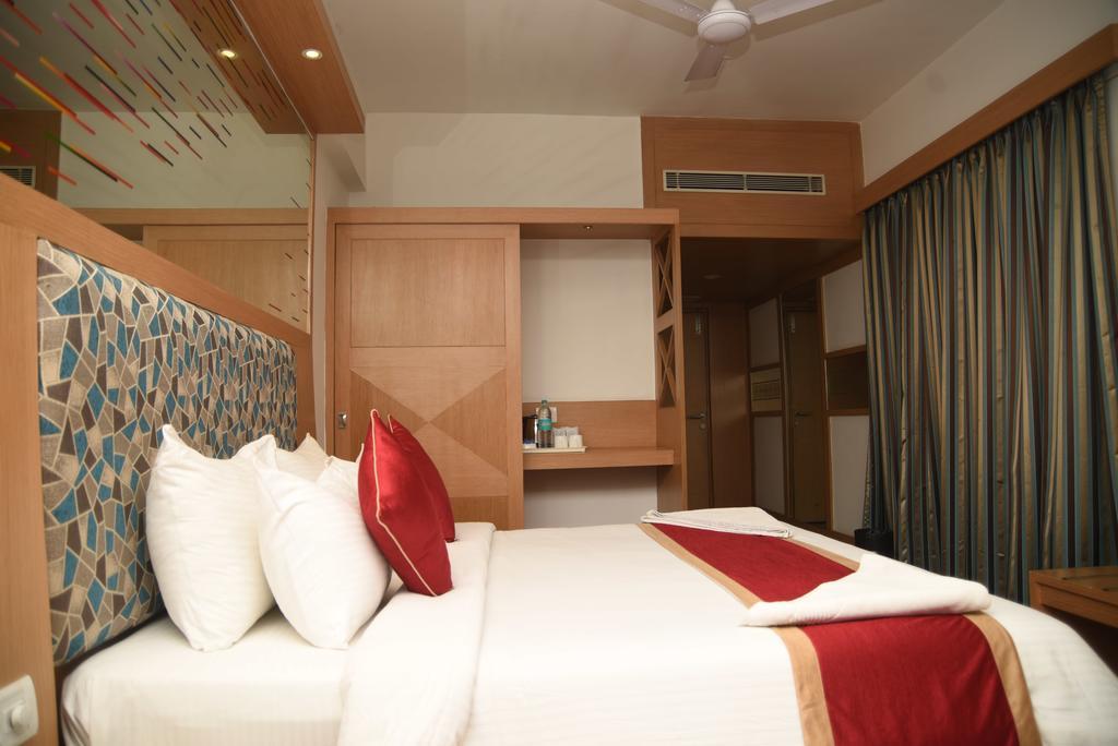 Hotel Maurya Bangalore Exterior photo