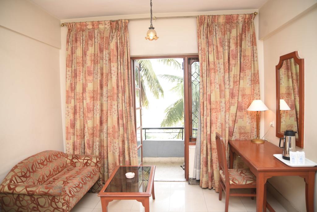 Hotel Maurya Bangalore Exterior photo