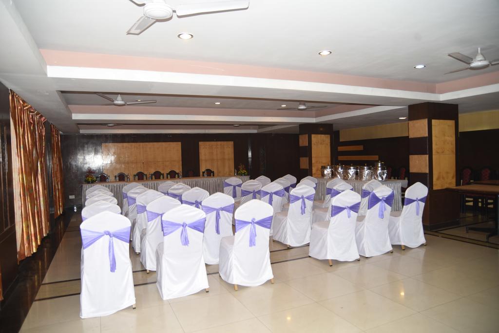 Hotel Maurya Bangalore Exterior photo